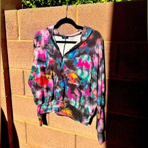 Women’s chic trending Terez tie dye lightweight hoodie size Small vibrant colors